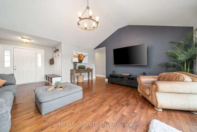 27 Charles Rd, House other with 4 bedrooms, 3 bathrooms and 8 parking in Tweed ON | Image 10