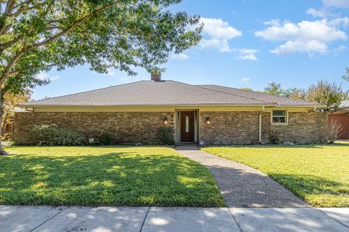 904 Windsong Trl, Richardson, TX, 75081-4440 | Card Image