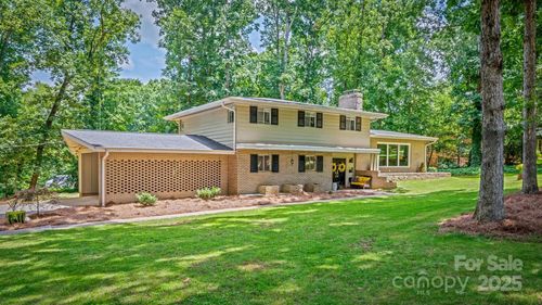 411 Saint Andrews Rd, Statesville, NC, 28625-4660 | Card Image