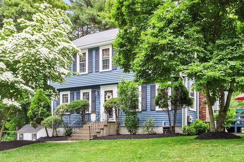 1 Castle Rd, Medway, MA, 02053-2266 | Card Image