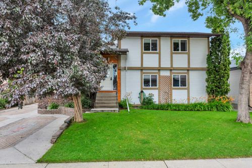 38 Wiltshire Blvd, Red Deer, AB, T4N6L3 | Card Image