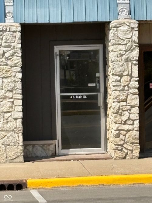 24 S Main St, Cloverdale, IN, 46120-8531 | Card Image