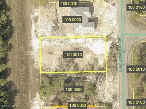 1823 Lindenwood Dr, Lehigh Acres, FL, 33972-1070 | Card Image