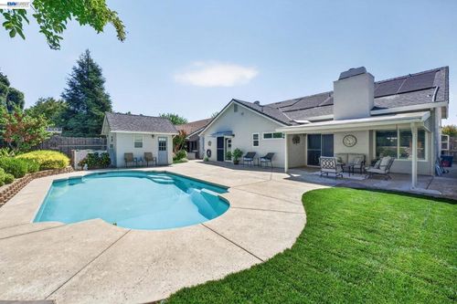 143 Lighthouse Way, Vacaville, CA, 95688-0100 | Card Image