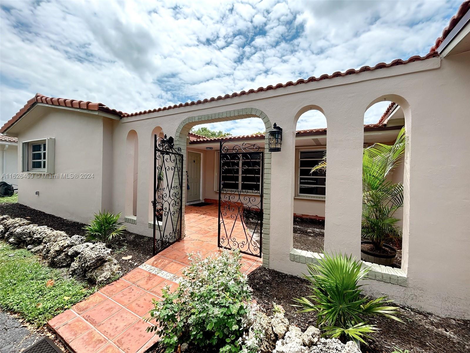 93rd Ter, Pembroke Pines, FL 33024