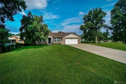 114 Munster Dr, Fayetteville, OH, 45118-8427 | Card Image