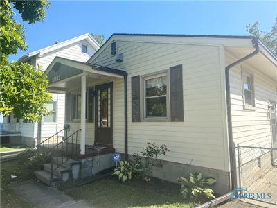 2333 Glendale Avenue, House other with 3 bedrooms, 2 bathrooms and 1 parking in Toledo OH | Image 2