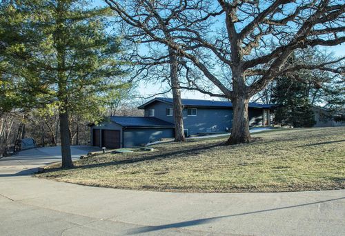 206 Island View Dr, Waverly, IA, 50677-9653 | Card Image