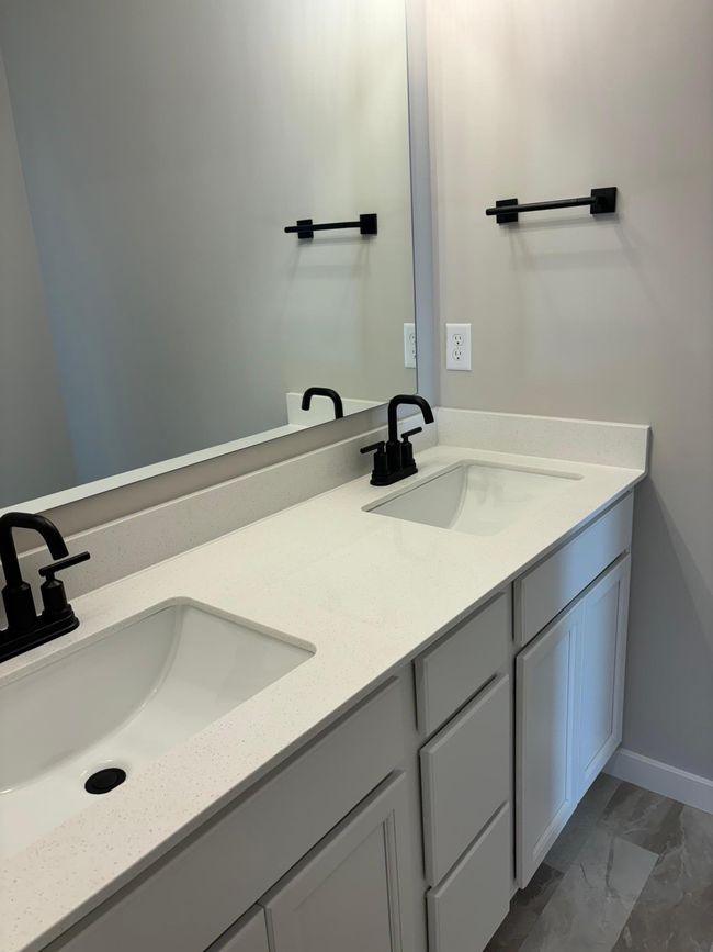 Secondary Bath | Image 20