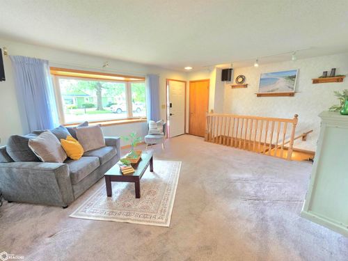 254 Parkridge Drive, Mason City, IA, 50401 | Card Image