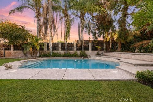 3825 Dalehurst Drive, Bakersfield, CA, 93306 | Card Image