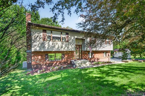 16 Woodward Rd, Slate Hill, NY, 10973-4319 | Card Image