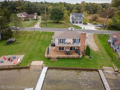 365 East Shore Drive, Home with 3 bedrooms, 3 bathrooms and null parking in Northfield Twp MI | Image 1