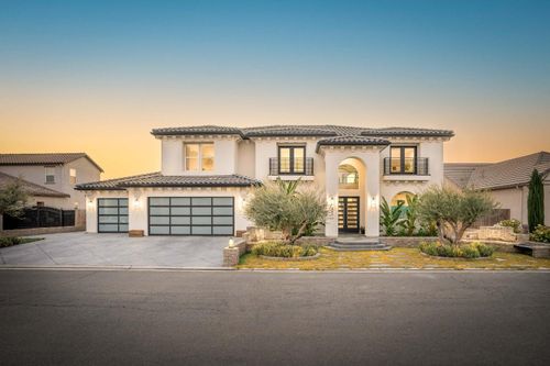 402 S Michelle Ave, Kerman, CA, 93630-9662 | Card Image