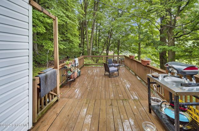 1 Yates St, House other with 3 bedrooms, 2 bathrooms and 1 parking in Troy NY | Image 25