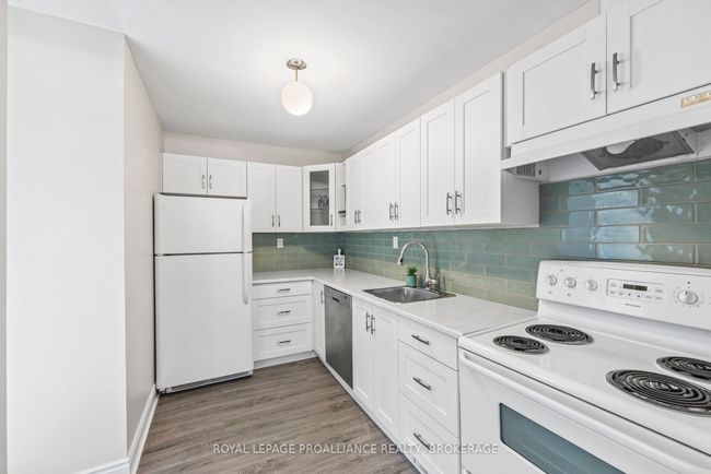 823 Datzell Lane, Condo with 3 bedrooms, 2 bathrooms and 1 parking in Kingston ON | Image 10