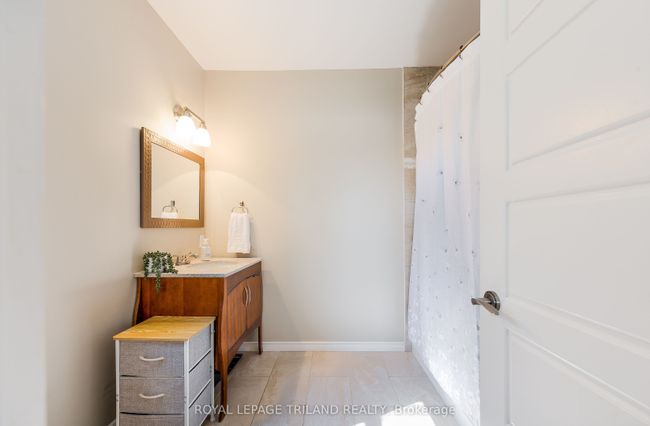33967 Saintsbury Line, House other with 2 bedrooms, 2 bathrooms and 5 parking in Lucan Biddulph ON | Image 17