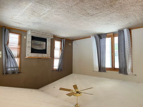 517 Breezeway Dr, PEARL CITY, IL, 61062-8805 | Card Image