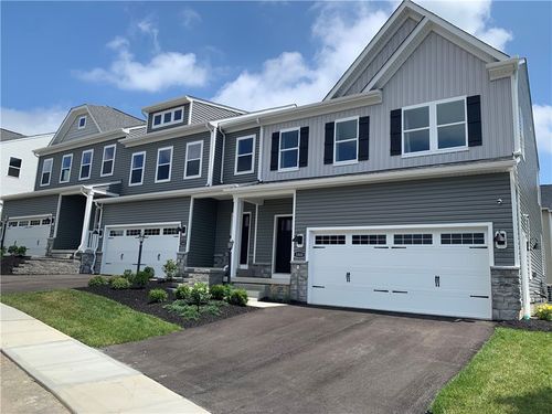 1015 Darcy Dr, Valencia, PA, 16059-3606 | Card Image