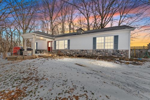 519 Crest Ln, Jonesville, MI, 49250-1207 | Card Image