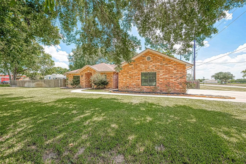 Wigwam Ln, Crosby, TX 77532
