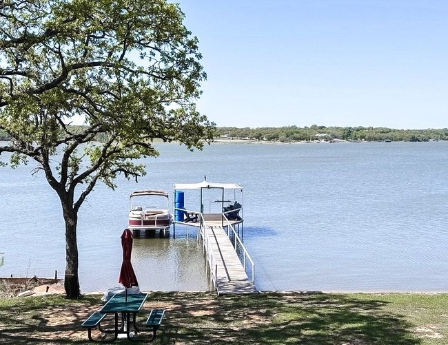 Updated dock with new decking and soft covering | Image 34