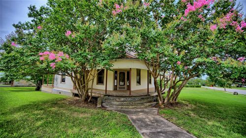 400 S Broad St, Saint Jo, TX, 76265 | Card Image