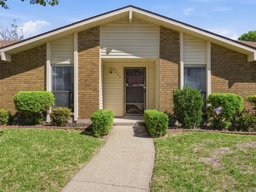3053 Villa Sur Trl, Dallas, TX, 75228-1752 | Card Image