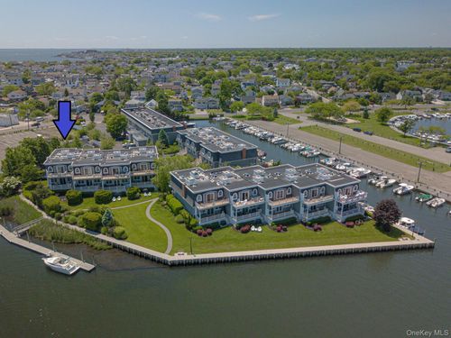22-22 Salt Meadow Rd, Babylon, NY, 11702-8400 | Card Image