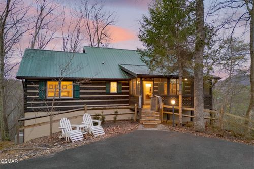 2616 Sunset Cir, Sevierville, TN, 37862-7945 | Card Image