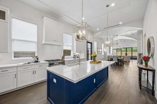 541 W 27th Street, Houston, TX, 77008 | Card Image