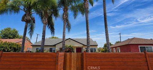 8210 White Oak Ave, Northridge, CA, 91325-4360 | Card Image
