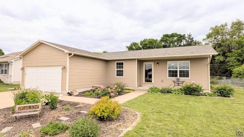1223 Riley Ave, Emporia, KS, 66801-5279 | Card Image