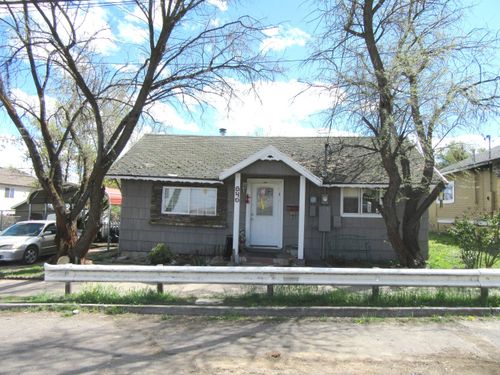 840 Upham St, Klamath Falls, OR, 97601-6561 | Card Image