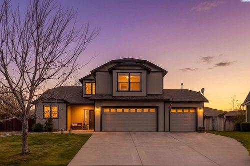 3006 Hermandt Ct, West Richland, WA, 99353-7837 | Card Image