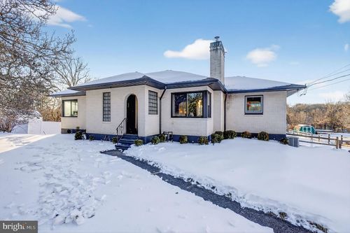 711 W Brookhaven Rd, WALLINGFORD, PA, 19086-6715 | Card Image