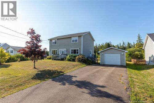100 Charlotte St, Sackville, NB, E4L2Y7 | Card Image