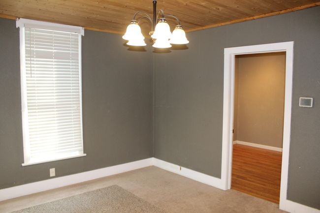 1136 Elm St, House other with 3 bedrooms, 2 bathrooms and null parking in CHILLICOTHE MO | Image 6
