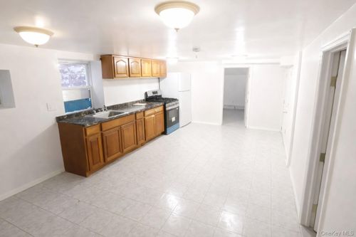 172 Beach 115th St, Rockaway Park, NY, 11694-2408 | Card Image