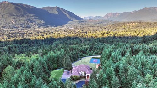 15622 Uplands Way Se, North Bend, WA, 98045-9526 | Card Image