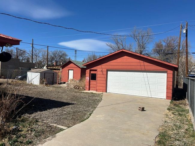 226 E 7 Th St, House other with 4 bedrooms, 2 bathrooms and 2 parking in Walsenburg CO | Image 5