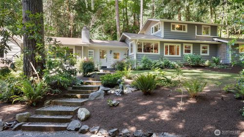 4657 Island Ave Ne, Bainbridge Island, WA, 98110-2014 | Card Image