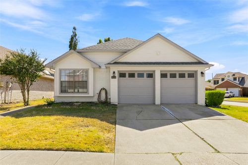 6813 Hickory Crk, Plano, TX, 75023-2042 | Card Image