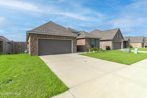 110 Gentle Crescent Ln, Lafayette, LA, 70506-6361 | Card Image