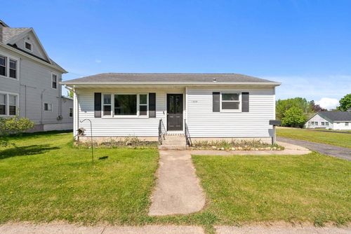 1009 S Pearl Street, NEW LONDON, WI, 54961 | Card Image