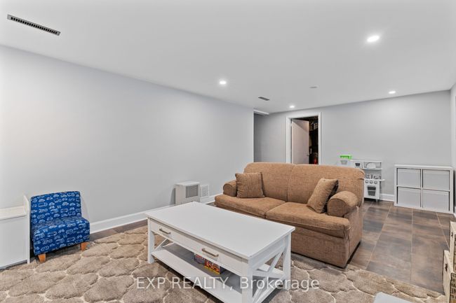 6792 Jill Dr, House other with 3 bedrooms, 1 bathrooms and 2 parking in Niagara Falls ON | Image 27