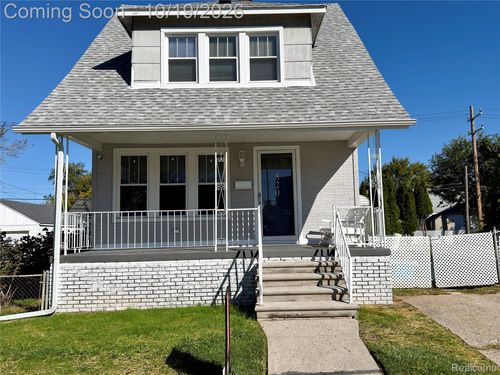 820 White Ave, Lincoln Park, MI, 48146-2712 | Card Image