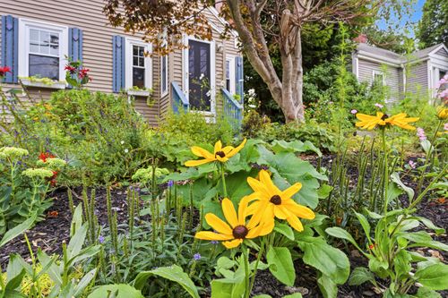 276 Pine St, South Portland, ME, 04106-3841 | Card Image