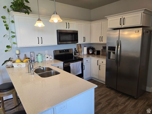 15 W Seasons Dr, Vineyard, UT, 84059-6527 | Card Image