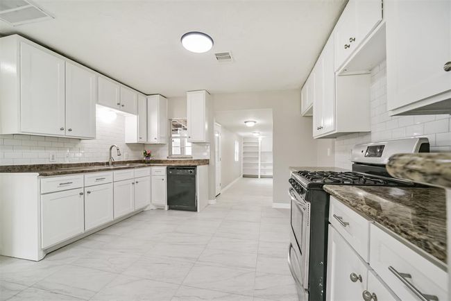 538 Pecan Dr, House other with 3 bedrooms, 2 bathrooms and null parking in South Houston TX | Image 6